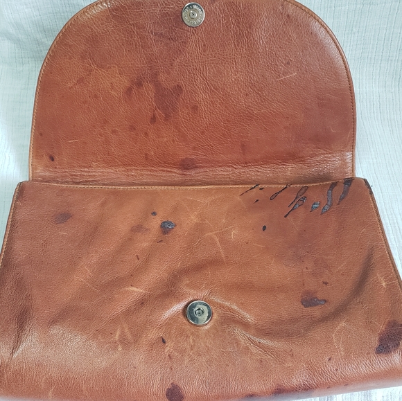 Catherine Rapetti distressed leather clutch - Picture 8 of 11